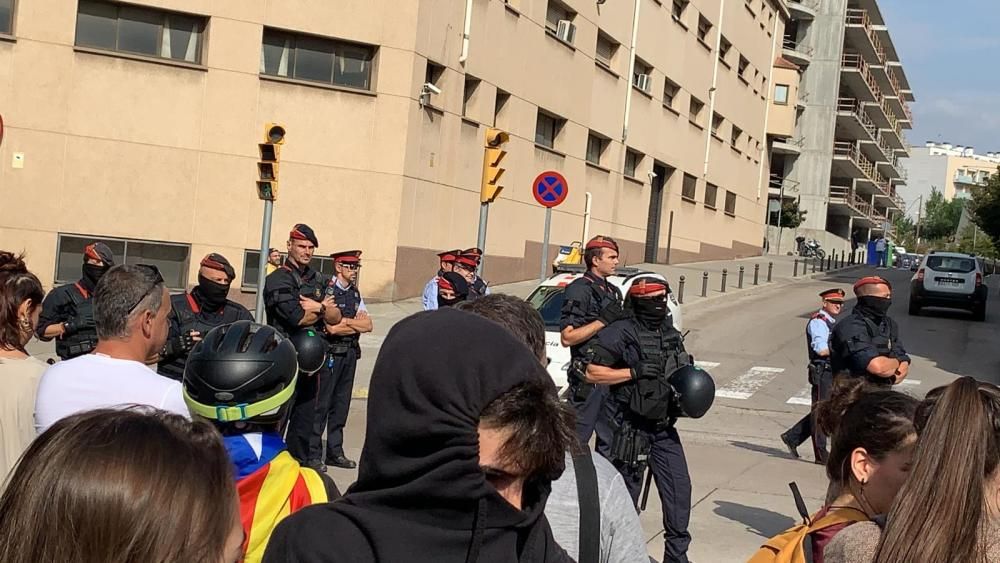 Respostes a la sentència: manifestació davant la caserna de la Guàrdia Civil