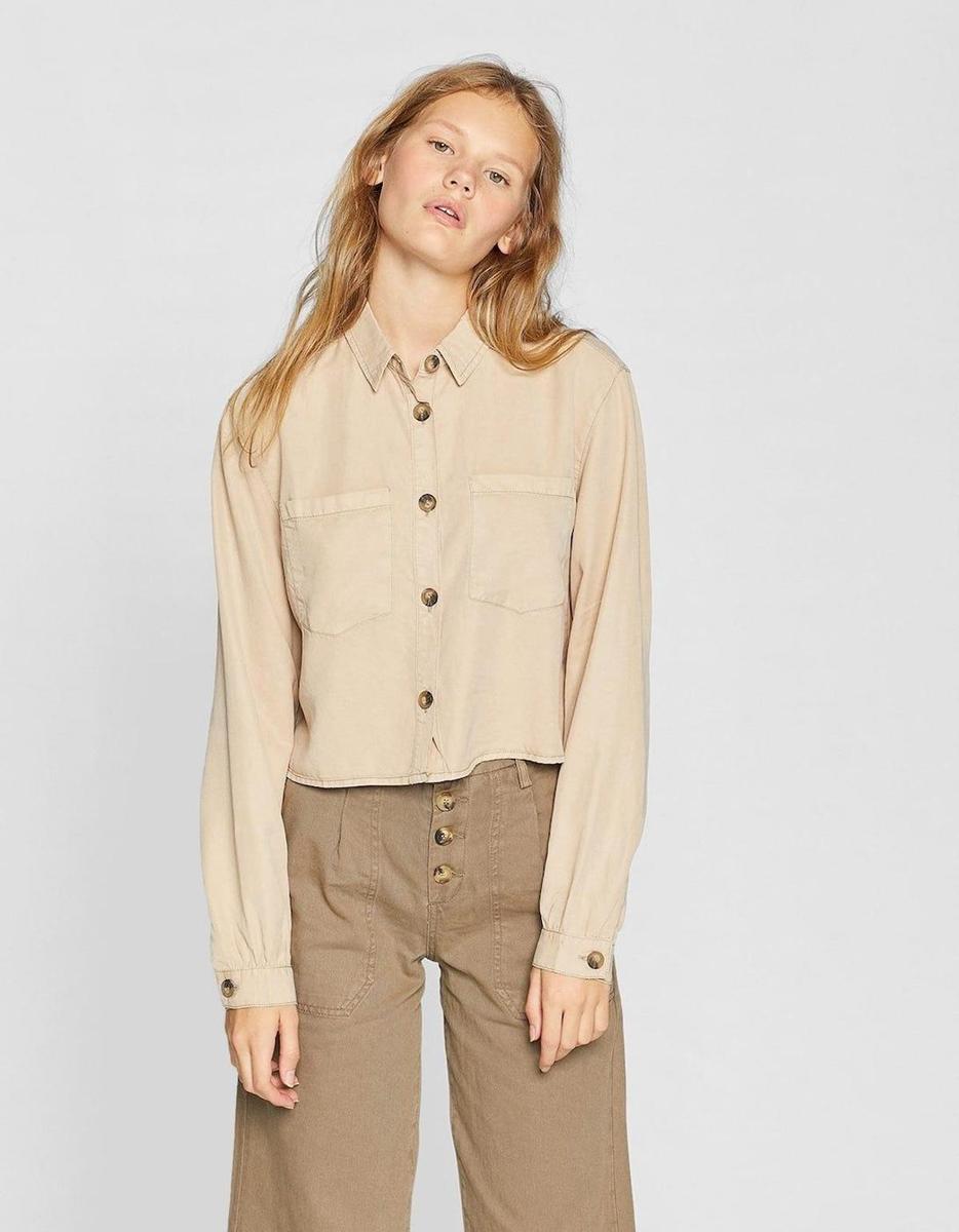 Camisa de mangar larga de Stradivarius (Precio: 5,99 euros)