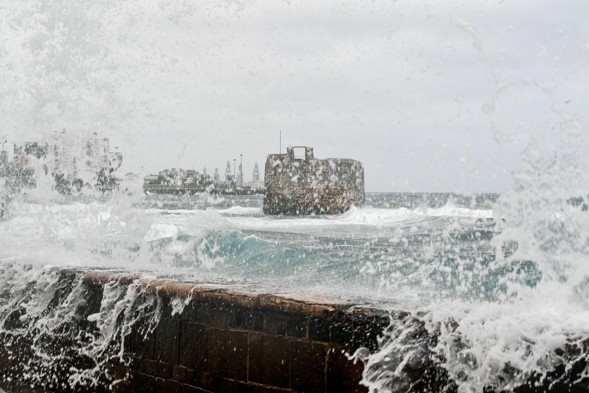 Olas en San Cristóbal, en Las Palmas de Gran Canaria (02/08/2023)