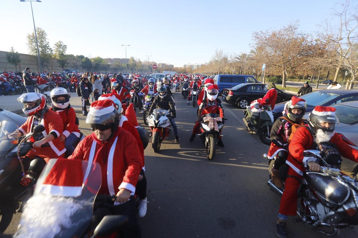 'Papanoelada' motera solidaria en València