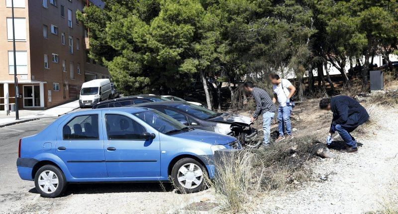 Incendio de cuatro vehículos en la calle Alhama de Aragón