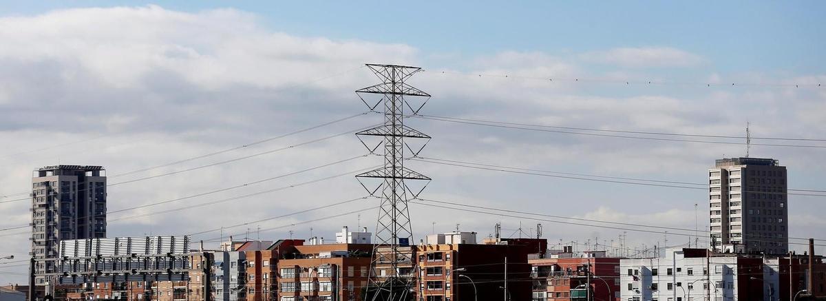 El preu de la llum descendeix aquest divendres un 5,6%, fins als 202,95 euros/MWh