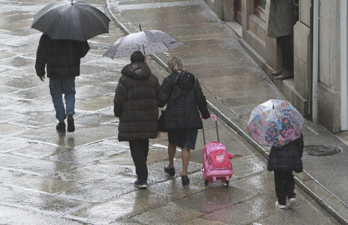 Los paraguas, los accesorios más demandados. |  I.Osorio