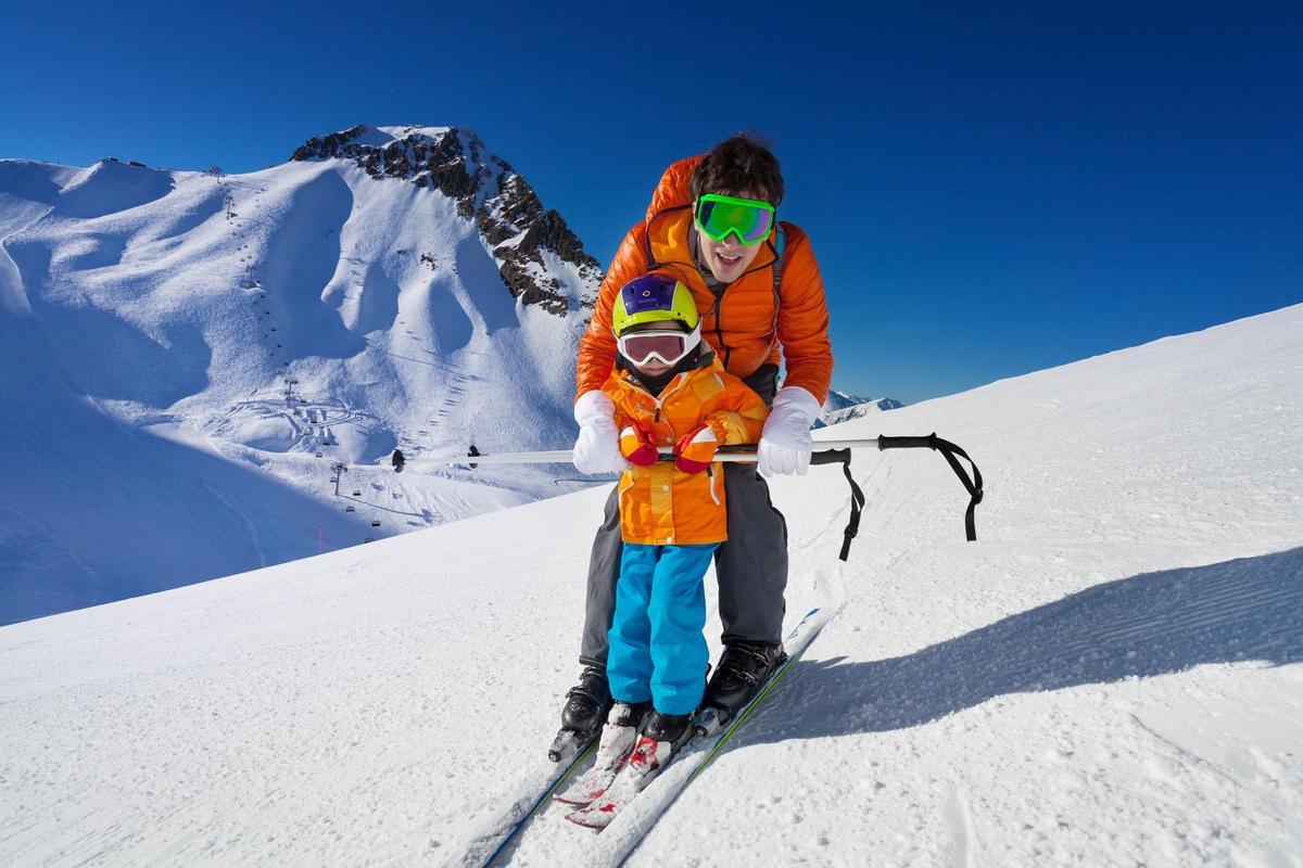 Esquiar con niños, una de la opciones en el puente de diciembre.