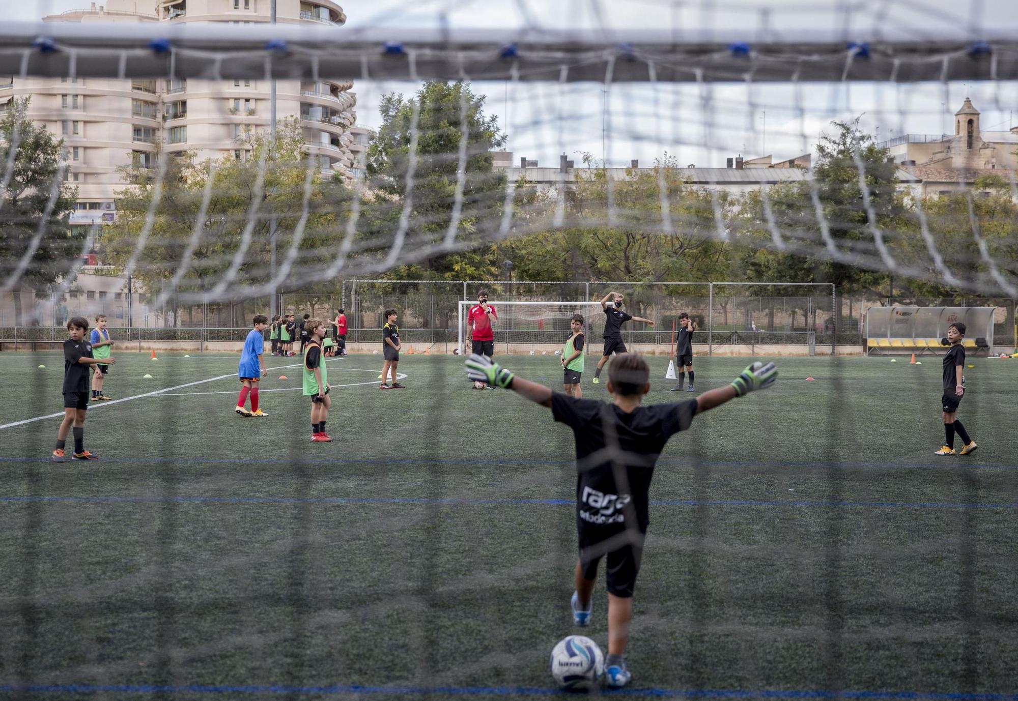 El futuro del deporte base, en el aire