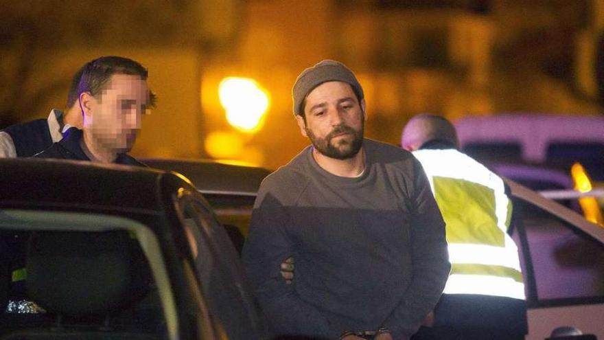El detenido por estampar su coche contra la sede del PP en Madrid, Daniel Pérez Berlanga. // Efe