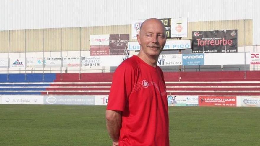 El CD Castellón oficializa el fichaje de Frank Castelló como entrenador