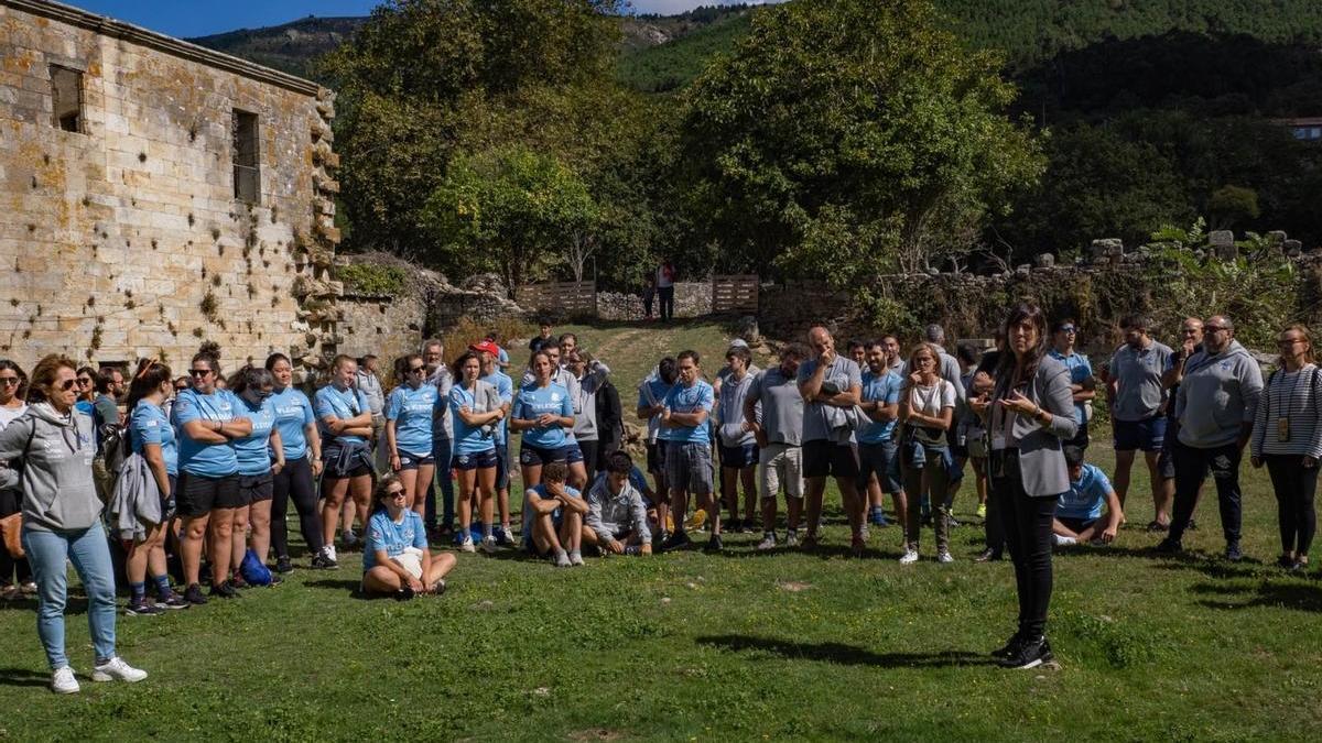 Acto de apertura de la temporada que se celebró en Oia.