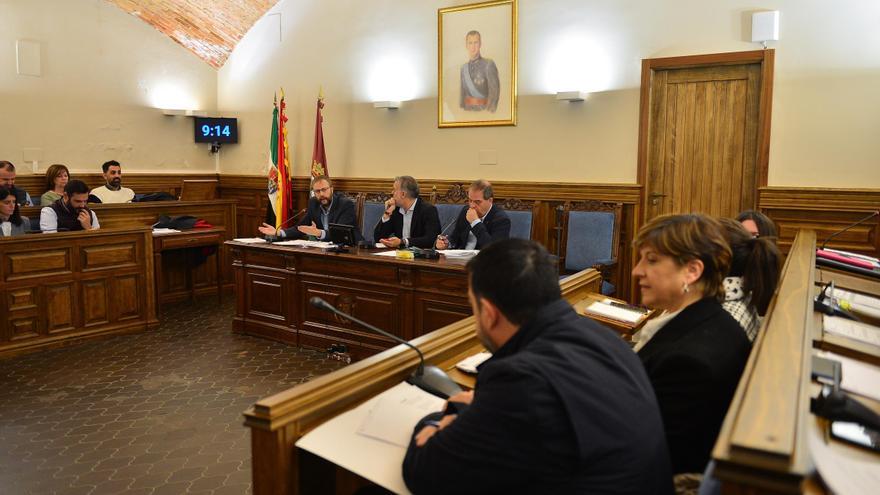 Plasencia sanciona por segunda vez los retrasos en la obra de la nueva residencia