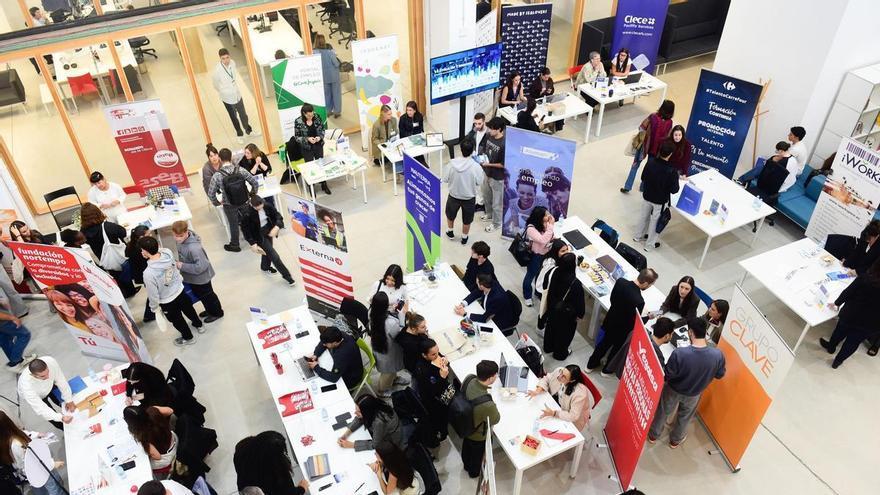 A Coruña, gran polo de empleo: atrae más trabajadores de los que pierde desde hace una década