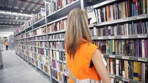 Almacén logístico de libros de Amazon en San Fernando de Henares.