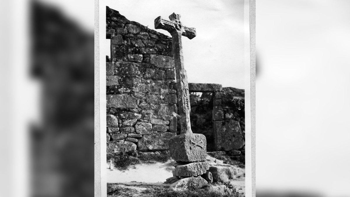 Imagen del cruceiro procedente del Archivo Loty.