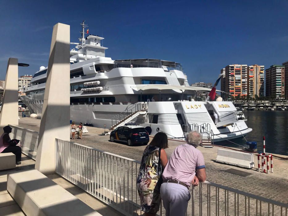 Así es el Lady Moura, el yate atracado en el Puerto de Málaga