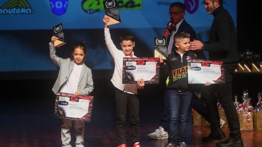 Luca Piñeiro, Íker García y Fran Da Silva, podio de la categoría minimotos 4.2.