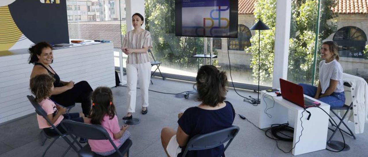 Talleres familiares para explicar el PMUS.   | // PABLO HERNÁNDEZ