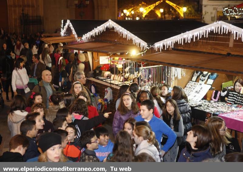 GALERÍA DE FOTOS -- Villancicos en el Mercat de Nadal