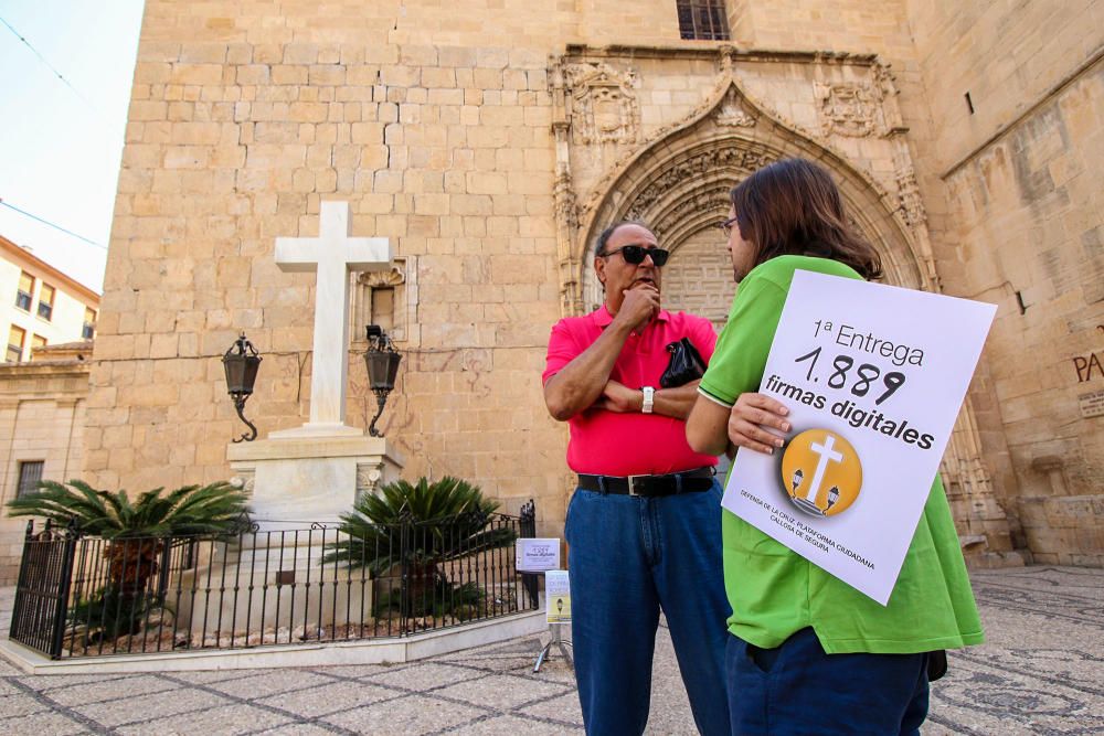 Protestas contra el derribo de la Cruz de Callosa