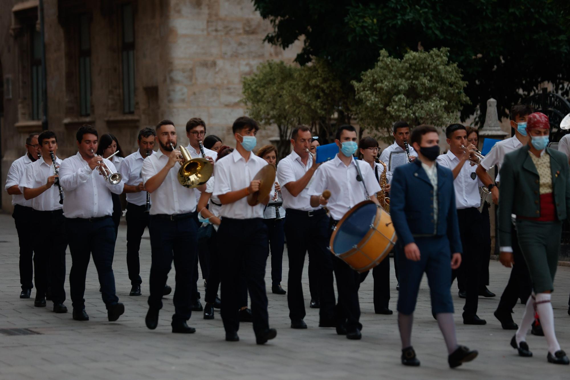 Búscate en el segundo día de Ofrenda por la calle de Caballeros (entre las 20.00 y las 21.00 horas)