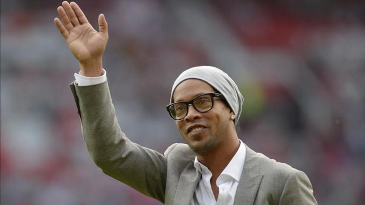 Ronaldinho jugará en México un partido solidario