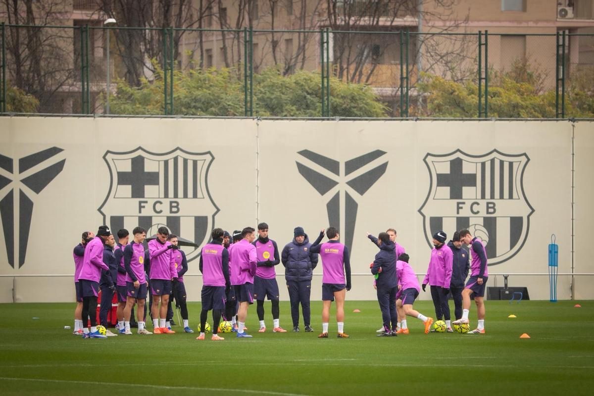 La plantilla del FC barcelona en el último entrenamiento previo al partido de LaLiga 2025/26 contra el Villarreal