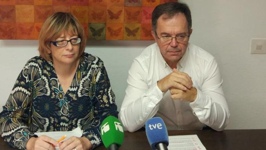 Paquita Ribas y Josep Marí Ribas, esta mañana en el despacho de alcaldía.