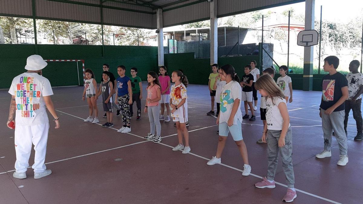 El hiphop como alternativa al fútbol: una academia de Vigo impulsa clases gratuitas en centros educativos de la ciudad
