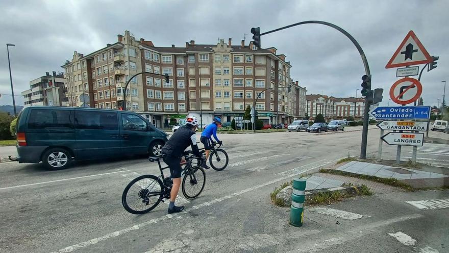 Una sentencia reparte la &quot;concurrencia de culpas&quot; entre un ciclista y el Ayuntamiento por una caída en El Berrón