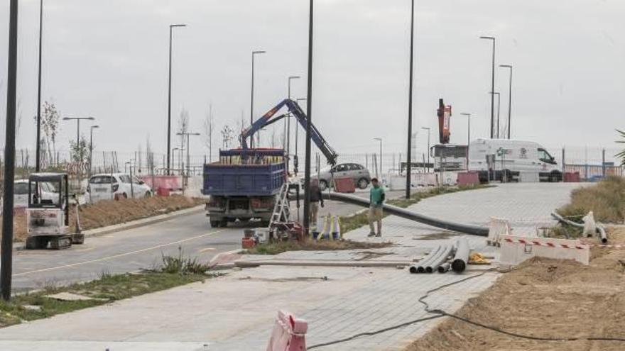 El Ayuntamiento y Adif cierran la cesión del suelo para terminar  la Vía Parque