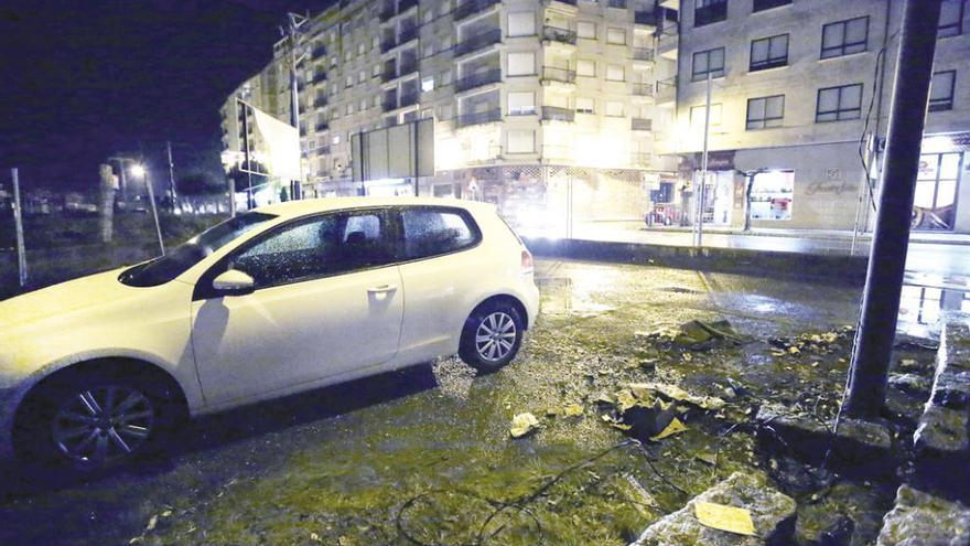 La parcela alquilada por el anterior prestatario como depósito es ahora un parking privado. // A. Hernández