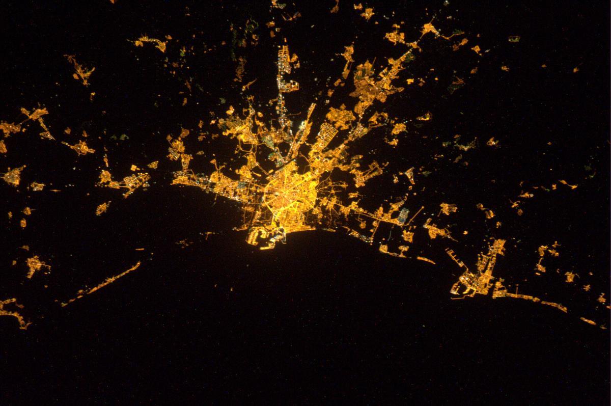 Fotografía de València realizada en 2011 por el astronauta Paolo Nespoli desde la Estación Espacial Internacional