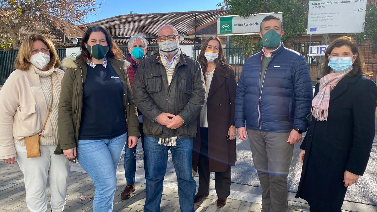 Integrantes de Vox, durante su visita a la residencia del Figueroa.