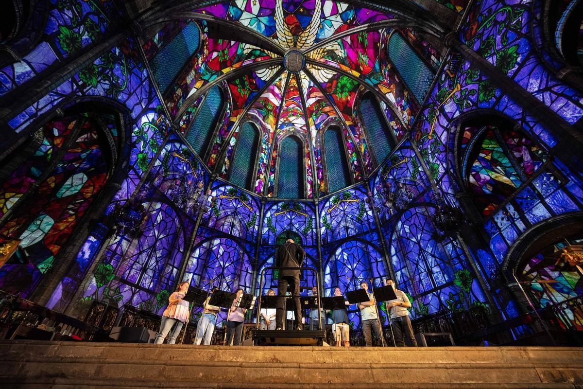 ‘LUMINISCENCE’, un espectáculo inmersivo de luz y música en Santa Maria del Pi