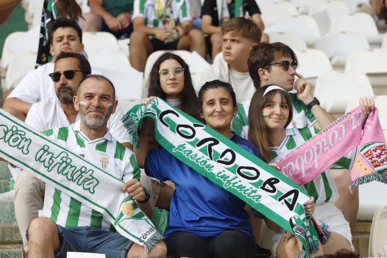 Córdoba CF-Ponferradina | Las imágenes de la afición blanquiverde en el play off de ascenso