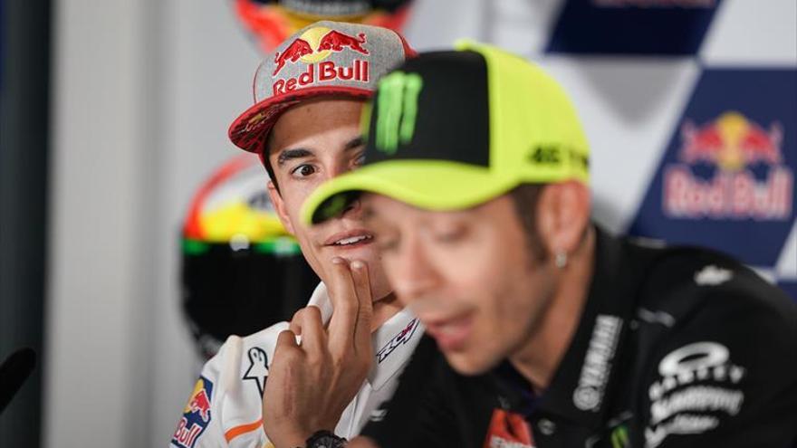 Marc Márquez elogia a Rossi, que lleva dos años sin ganar
