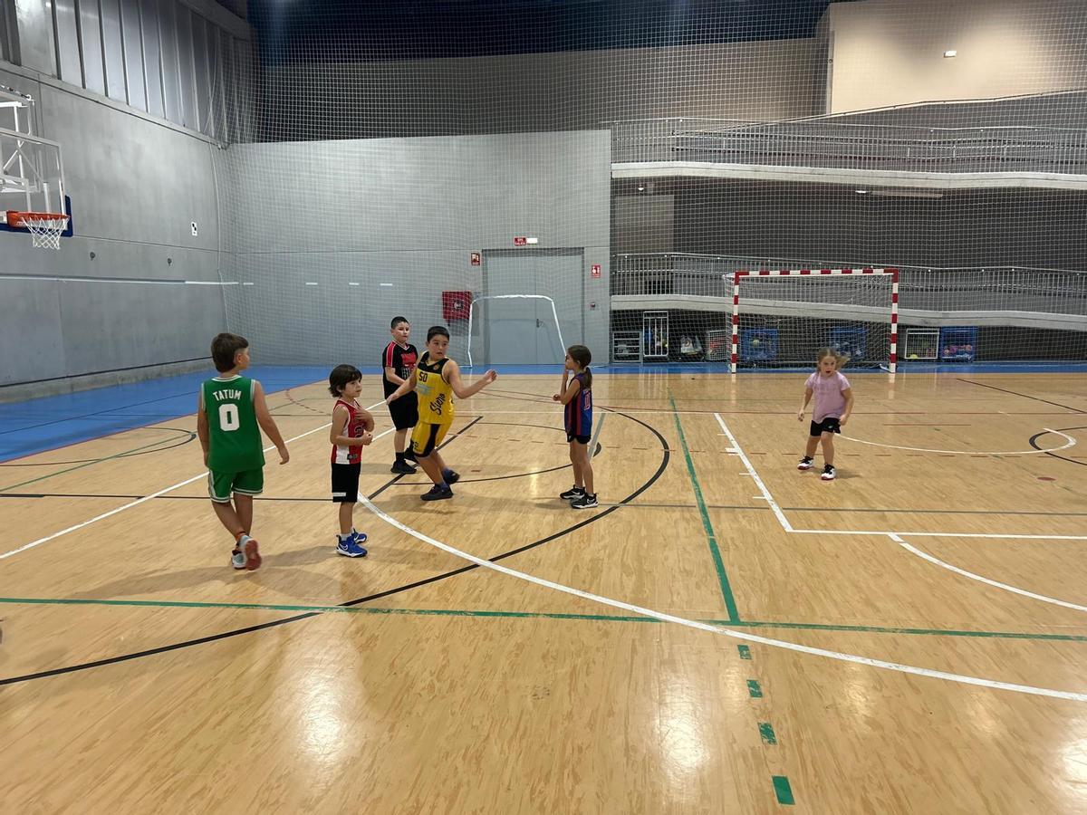 Entrenamiento del Club Baloncesto Siero