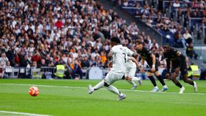 Vinicius falla un penalti en el partido entre  el Real Madrid y el Valencia en el Santiago Bernabéu