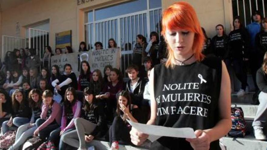 Contra la violencia a la mujer