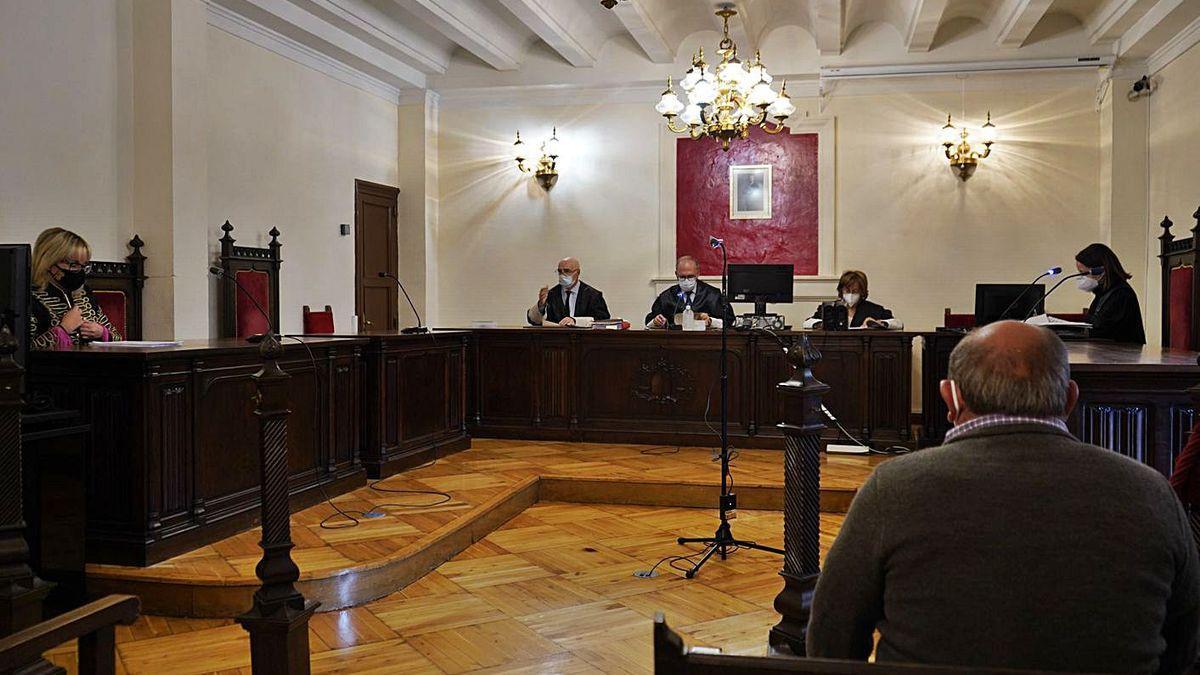 El acusado, en la Audiencia Provincial.