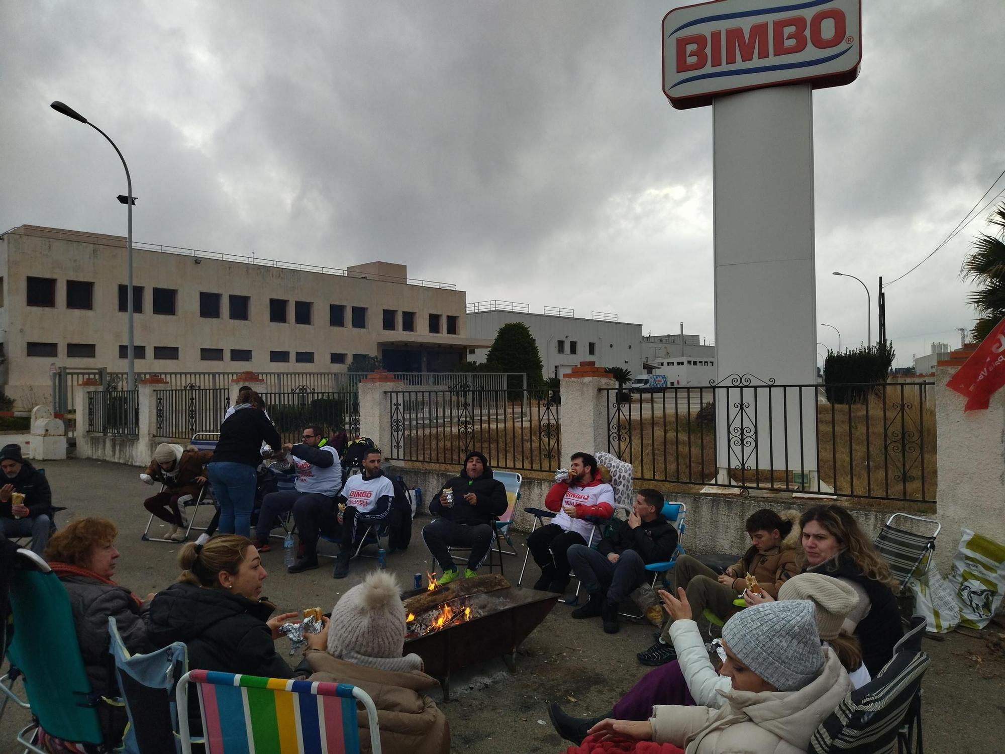 Los trabajadores de Bimbo en El Verger: "Somos una piña"