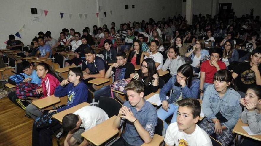Una charla anterior para alumnos del instituto Fermín Bouza Brey, en Vilagarcía. // Noé Parga