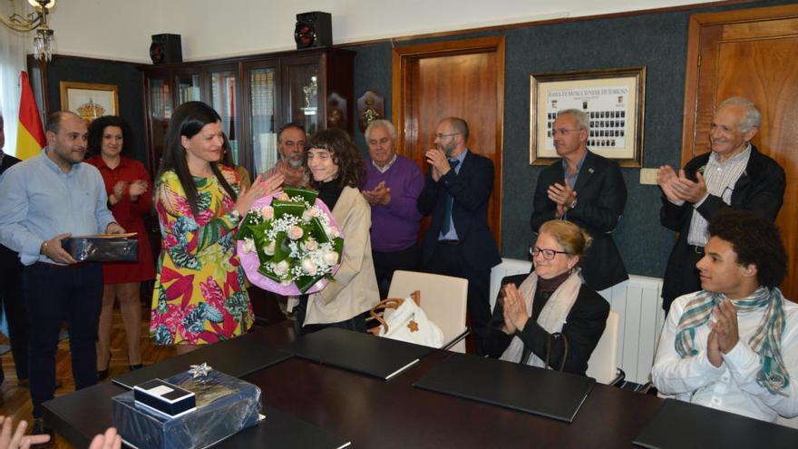 Recibimiento en el Concello de Mos a la atleta Soledad Castro con motivo de la victoria en el mundial de Media Maratón. / FdV