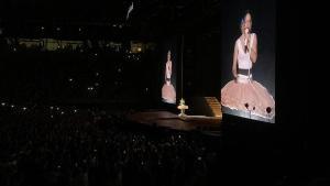 Rosalía durante su último concierto en Barcelona