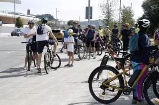 Una marcha ciclista reclama cambios en la movilidad de Santiago: "Pedimos que se pense tamén nas bicicletas e nos peóns"
