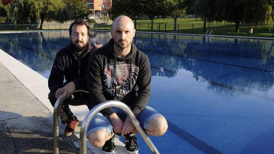 Alberto Pereiras y Alexandre Porto, ayer, en la zona deportiva de A Estrada. // Bernabé/Javier Lalín