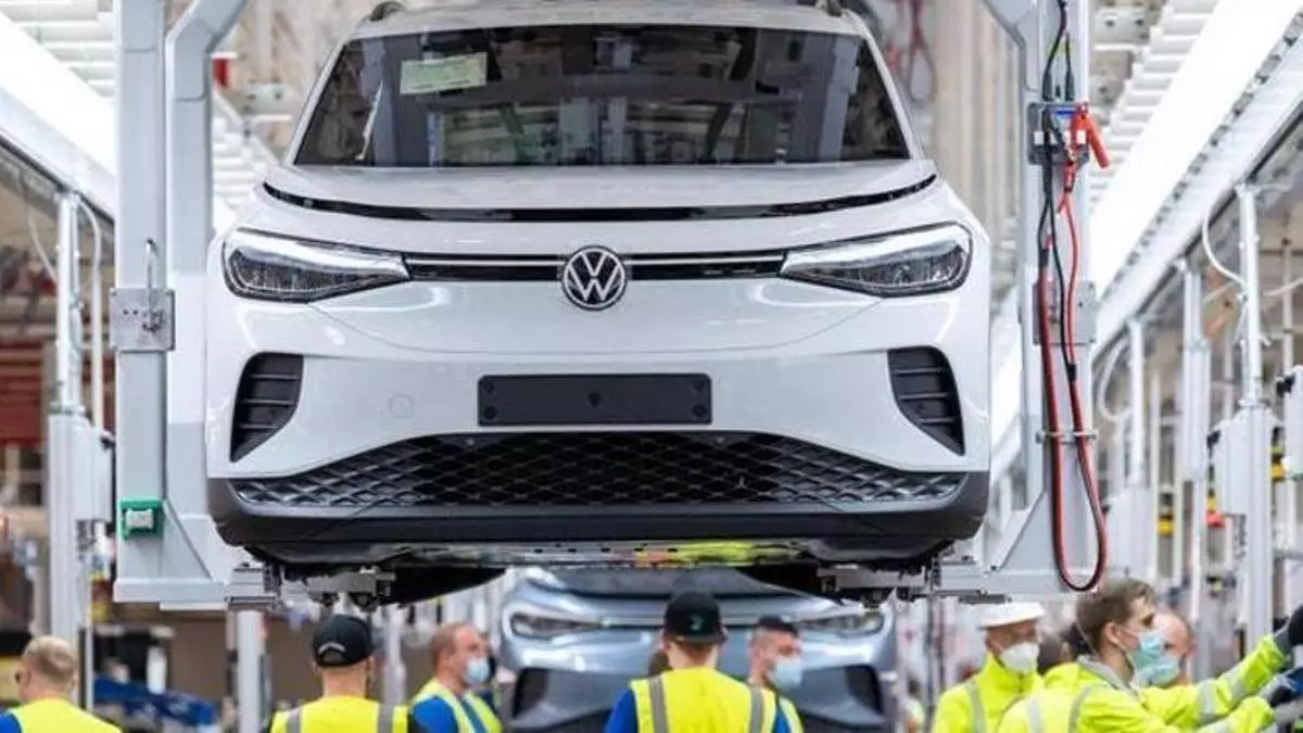 El Grupo Volkswagen debate hoy el ajuste más drástico en casi 90 años: 100.000 empleos en juego