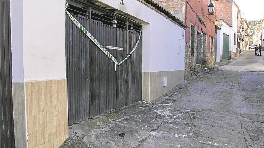 Tres temporeros fallecen durante un incendio en una cochera en Jaén