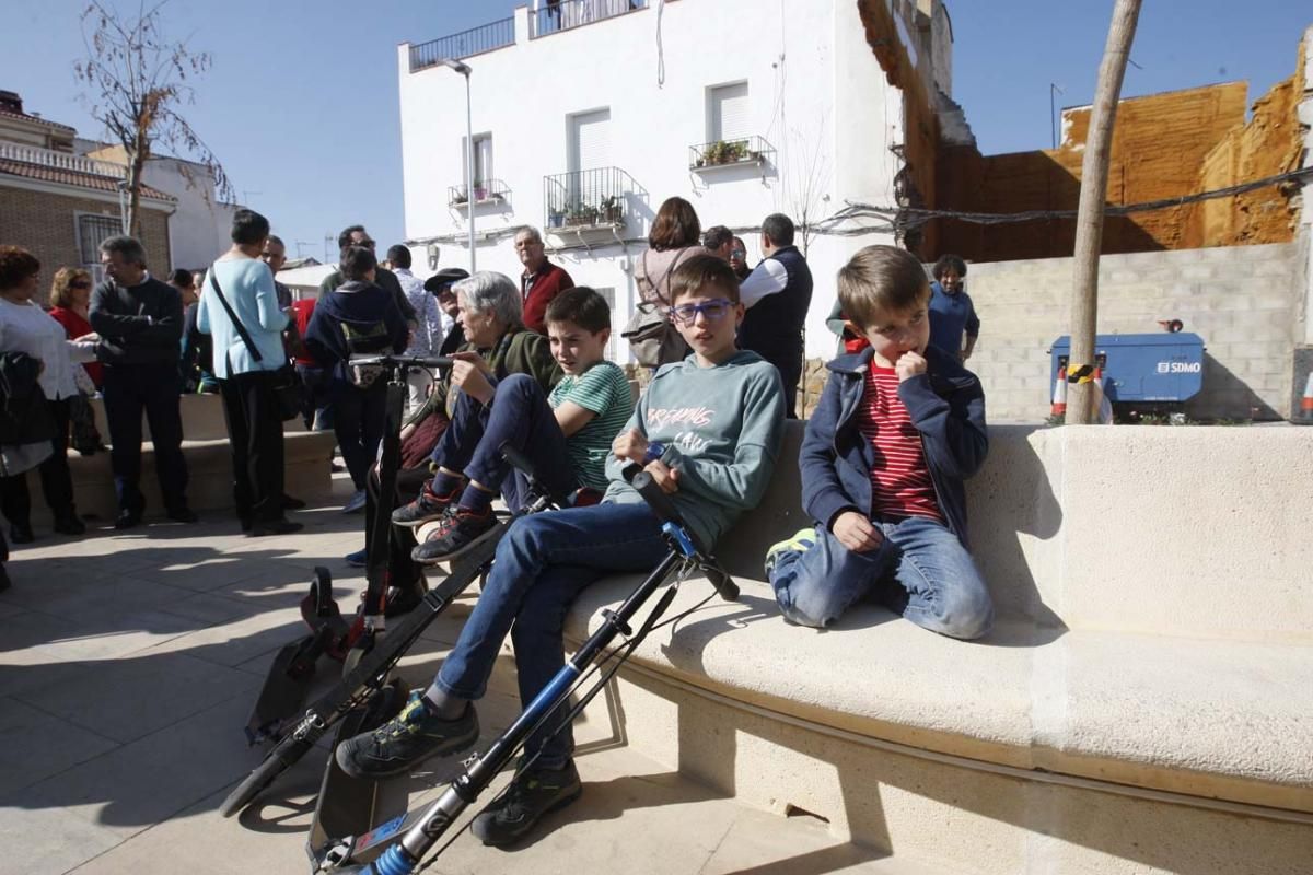 Valdeolleros inaugura la nueva 'plaza de los ovnis'