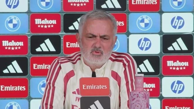 Mourinho desafía al Barça: "¿El clásico? El Madrid con Mourinho gana títulos, que se hable bien de ellos no me afecta"