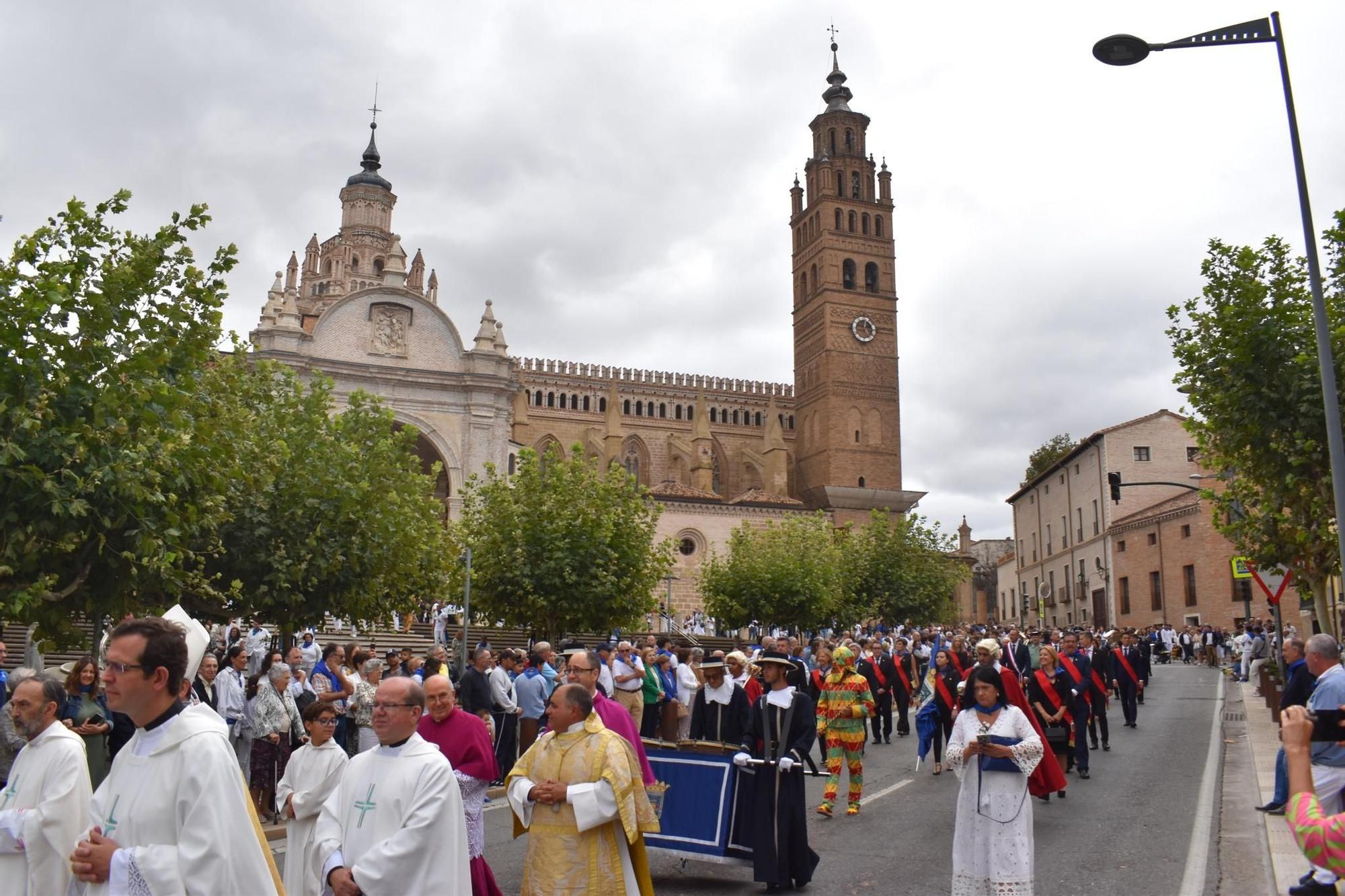Las calles de Tarazona se llenan de gente para celebrar las populares fiestas de San Atilano y la salida del Cipotegato.