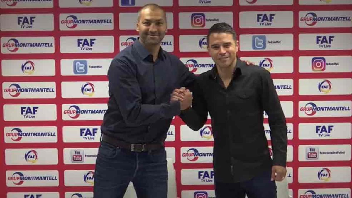 Javier Saviola, junto a Óscar Sonejee